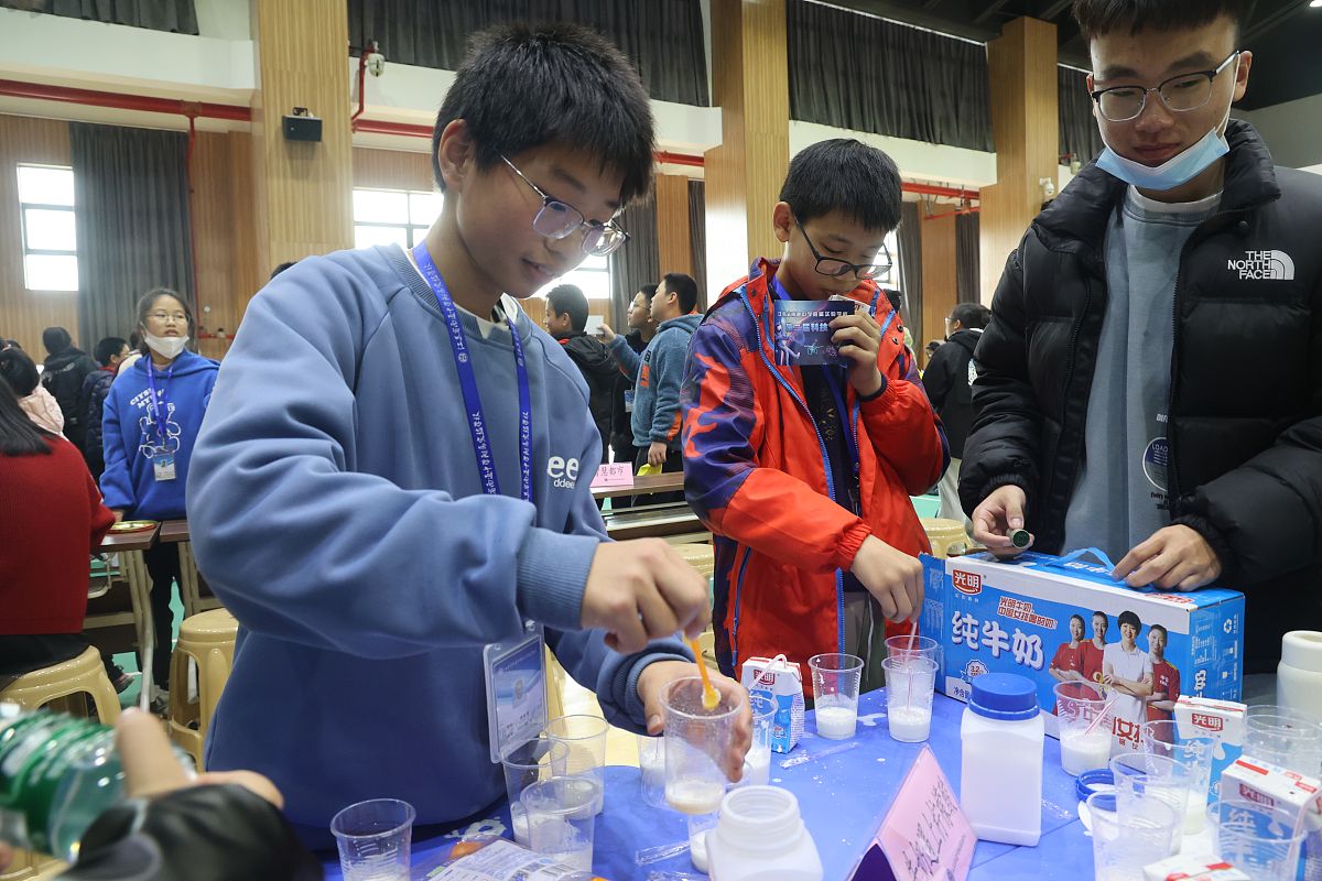 男生读药剂专业选成都希望职业学校，未来就业无忧！