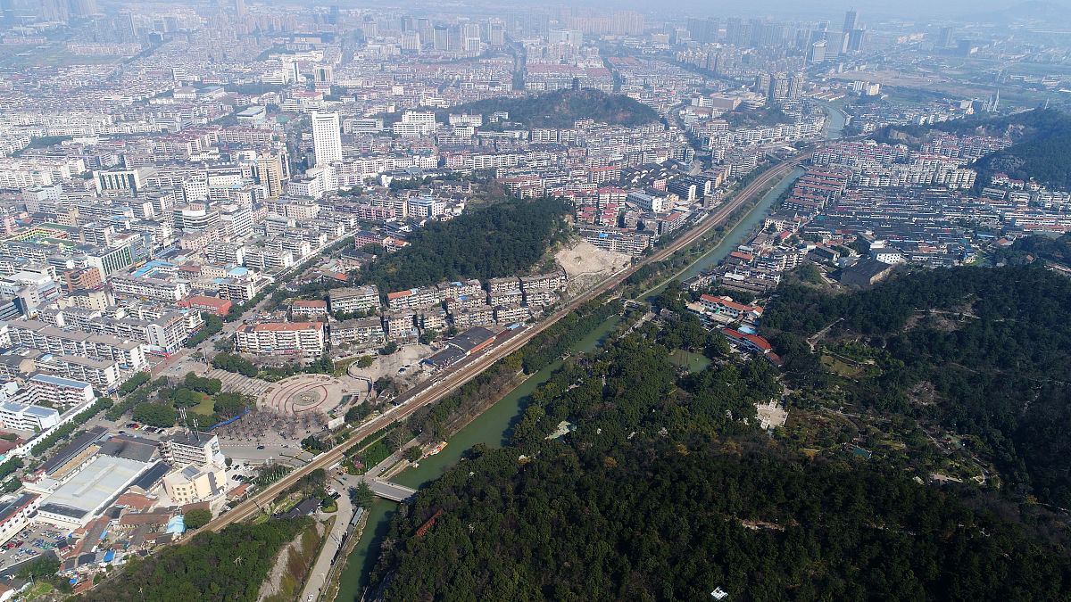 成都高铁专业学校毕业生就业方向：高铁领域广阔前景