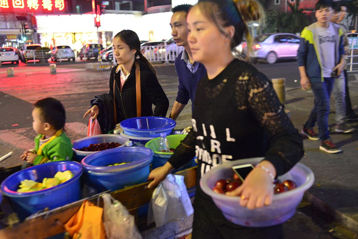 美食节志愿者劳动教育心得体会 - 1000字感悟与收获
