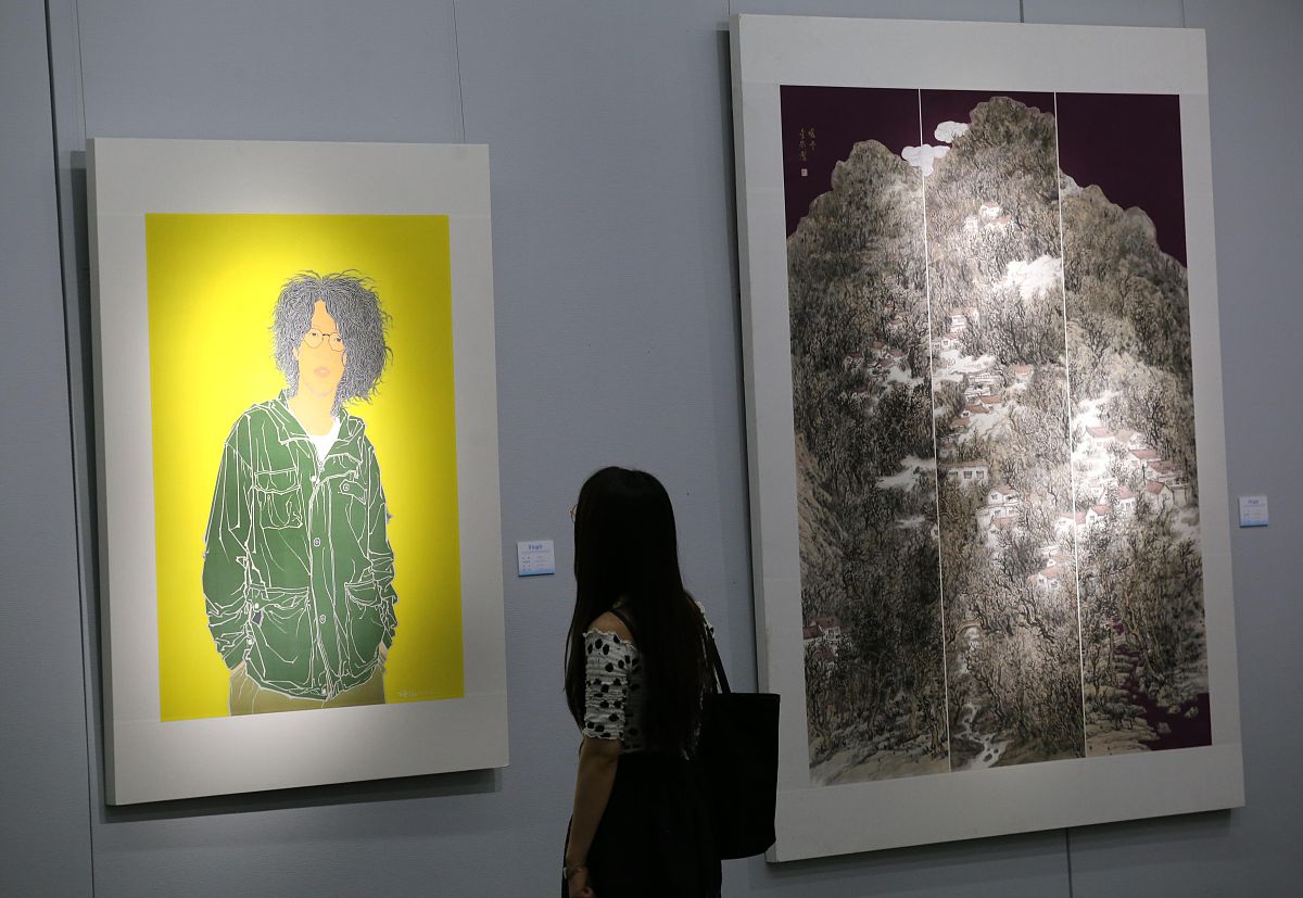 陈聿强水印丝网版画艺术语言：现代感与个性化的表达