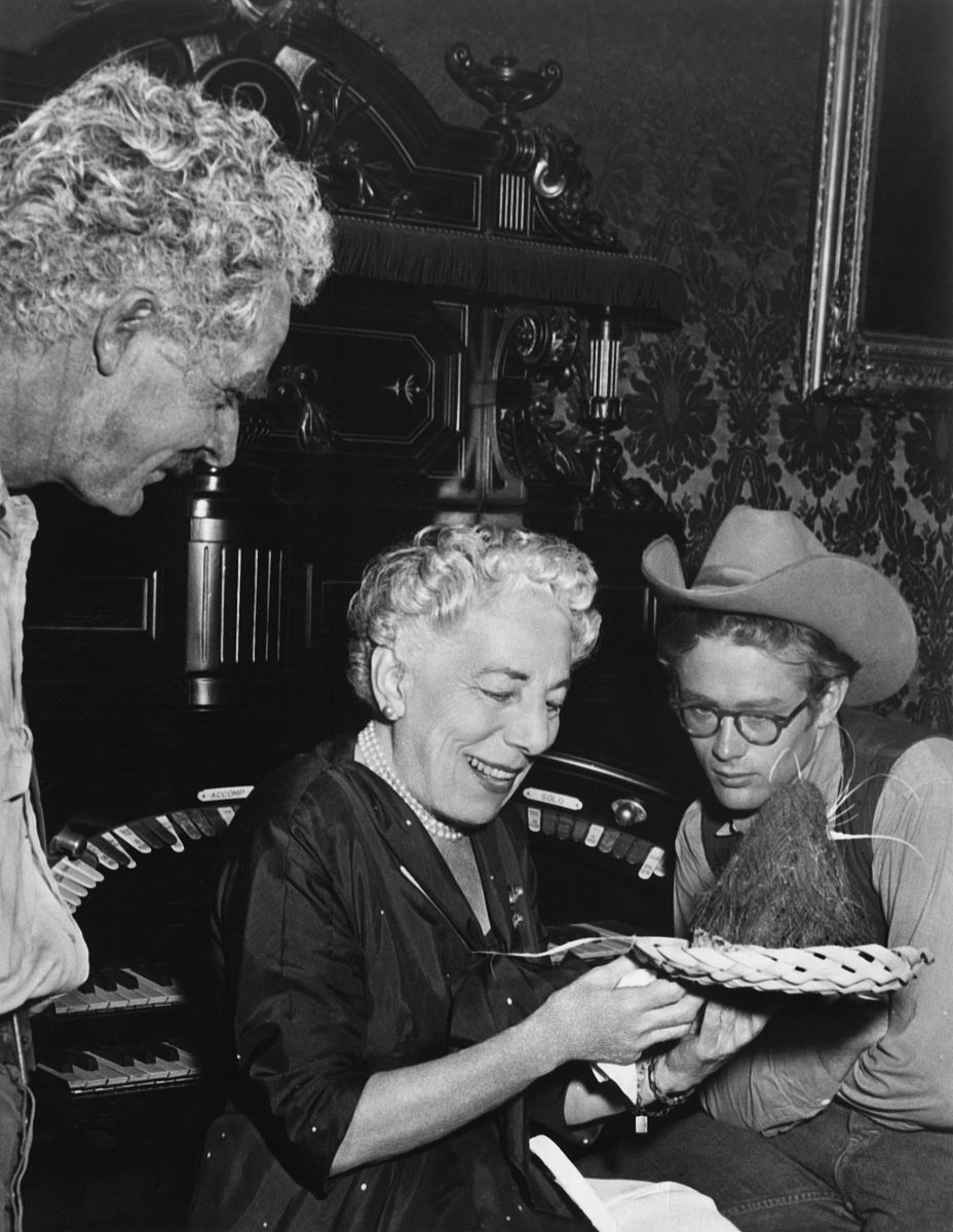 los angeles - 1955: author edna ferber chats with james dean pos