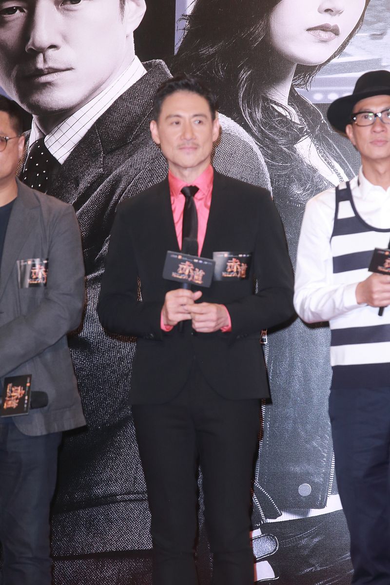 请帮我写1篇不少于800汉字的博客文章语言要幽默风趣。主题是：香港四大天王都是谁有多厉害