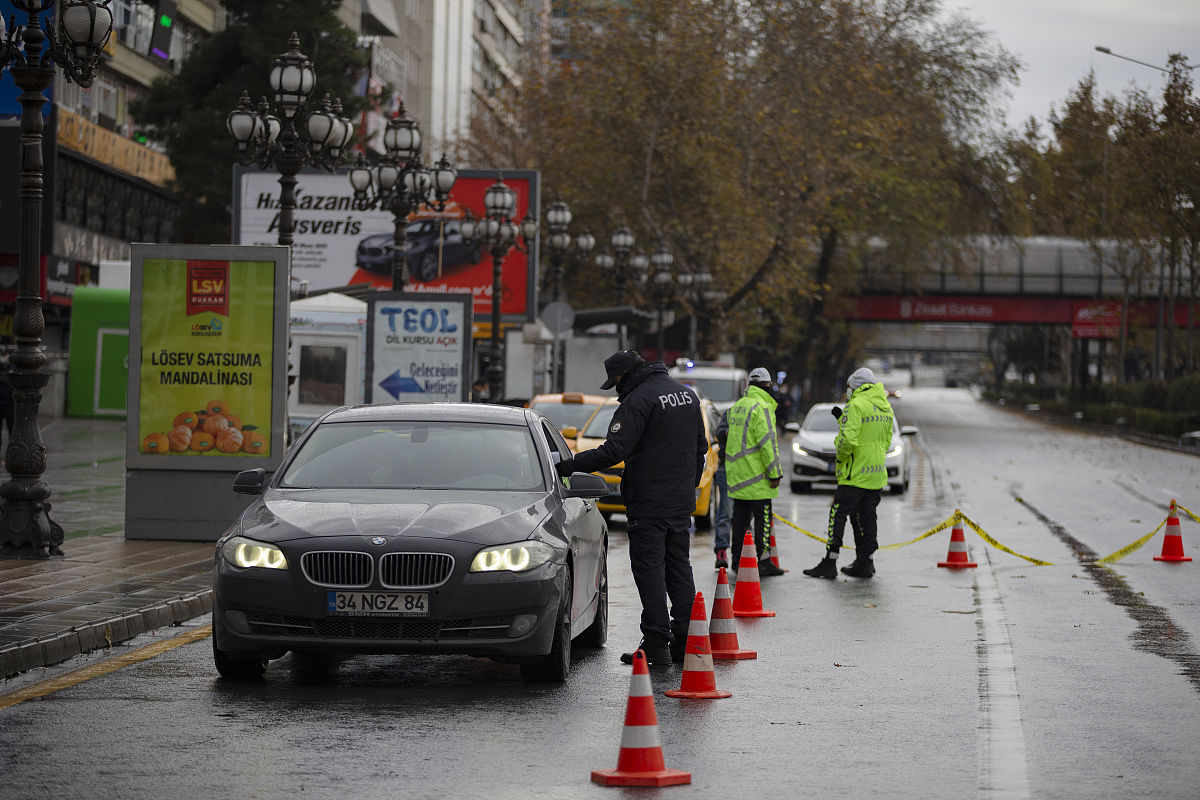 周末包括周五晚上周六周日是吗