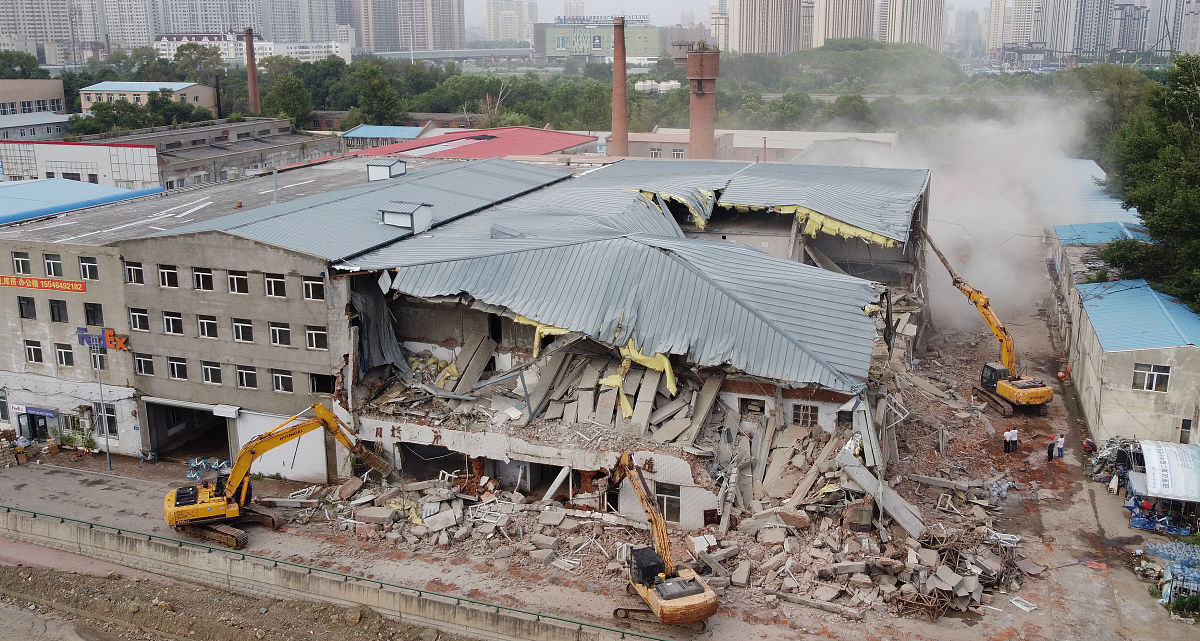 齐齐哈尔体育馆坍塌事故致9死：呼吁安全检查和监管