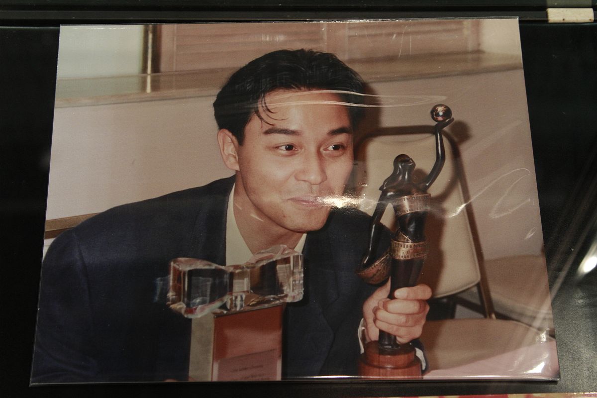 张国荣逝世二十周年：回忆一个时代的风景