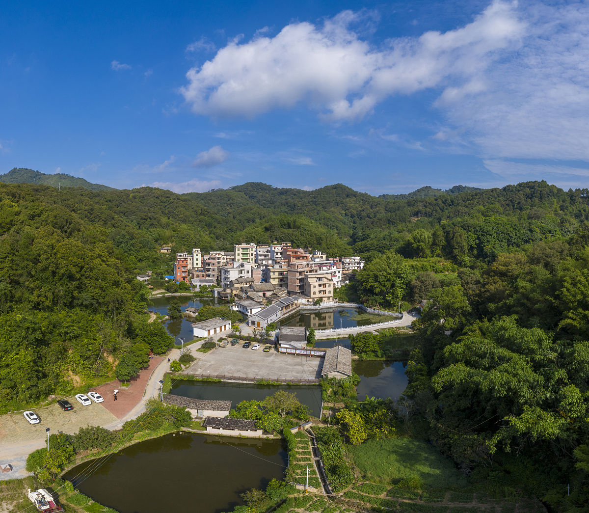 广西红色旅游景点插画创作概述 - 呈现历史文化魅力