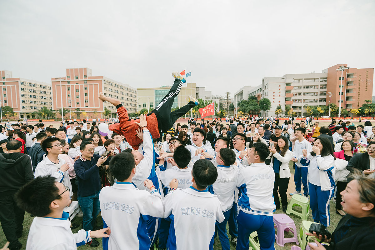 陇川职业高级中学2021年专业介绍：旅游管理、电子商务等热门专业