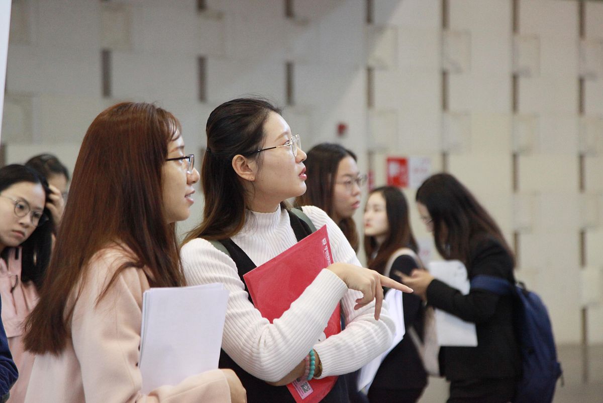 当下应届大学生适合做的岗位有什么