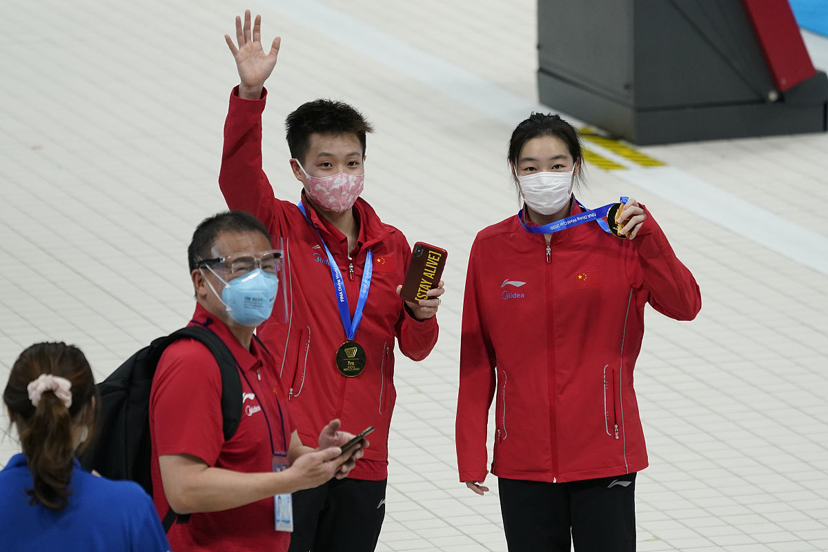 致敬坚守岗位的亚保电同事！