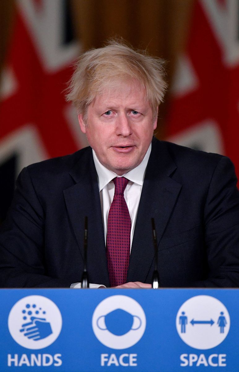 当地时间2020年12月19日,英国伦敦唐宁街,英国首相约翰逊当天在疫情新