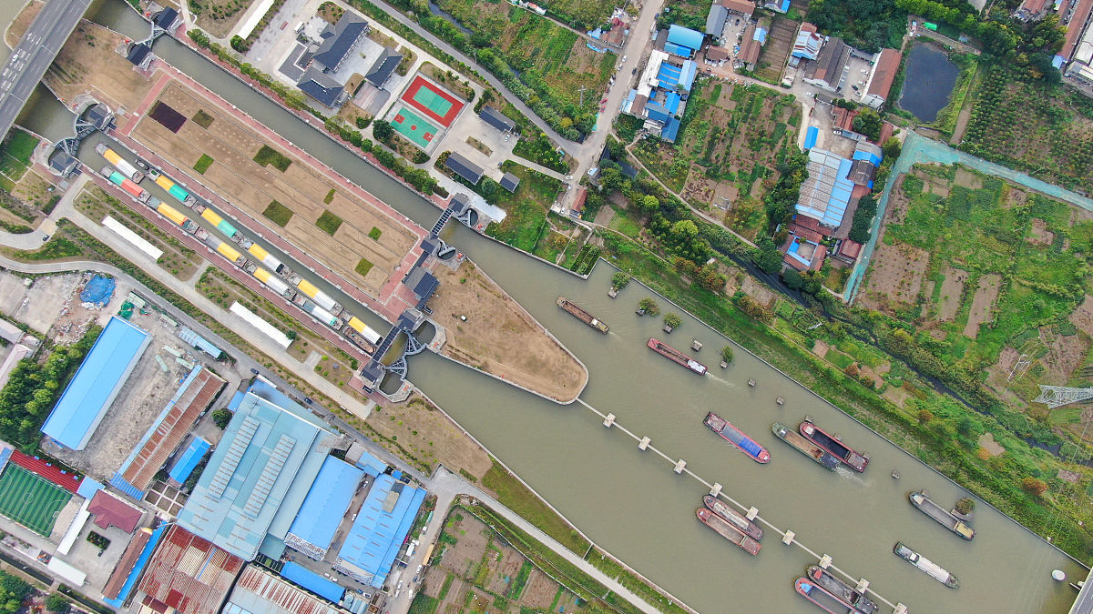 南宁港口基础设施薄弱原因分析：地理位置、投资不足、管理水平等因素限制发展