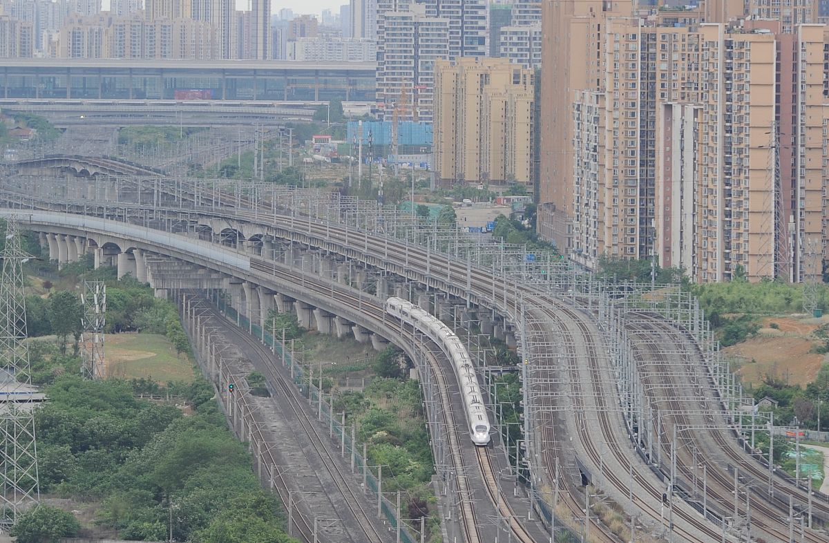 成都铁路工程学校2021年多久开始招生