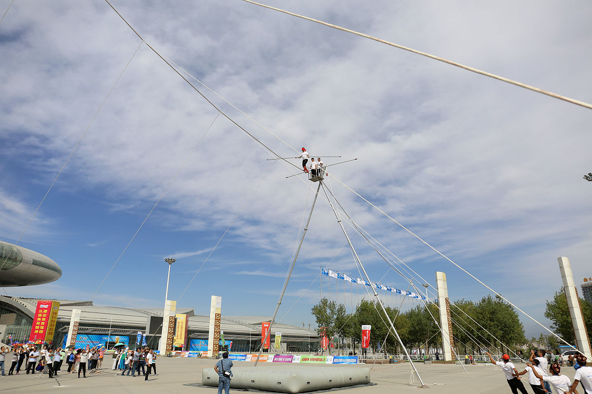 好的旅游开发对本地文化认同的影响：以少数民族社区为案例这个题目用到什么研究方法比如比较分析法并结合题目说明