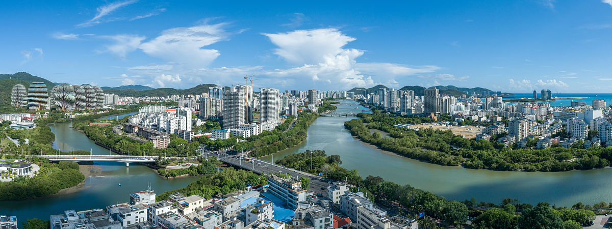 2021年5月28日,高空俯瞰三亚市区.