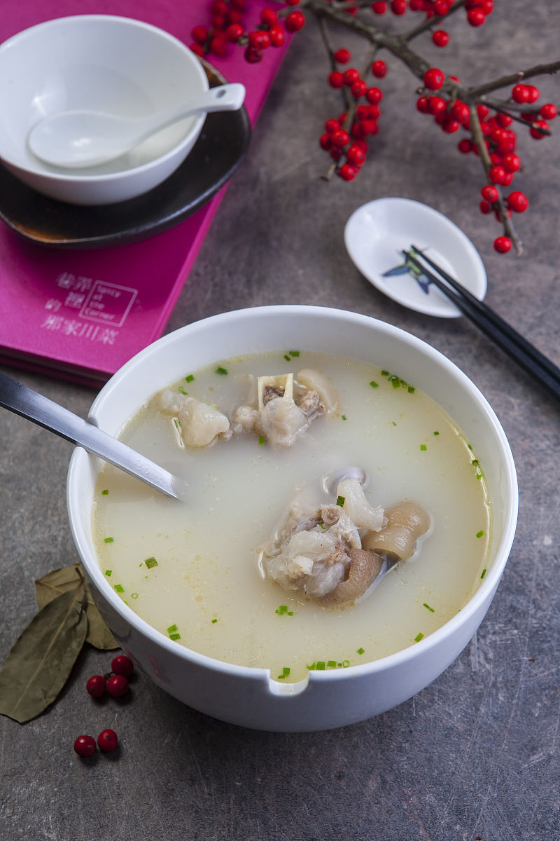 鱼肚汤怎么做才好喝？300字详细教程！