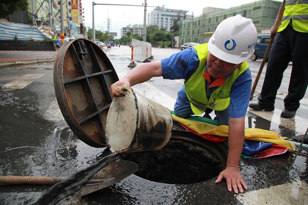 油田油水井腐蚀结垢危害1000字