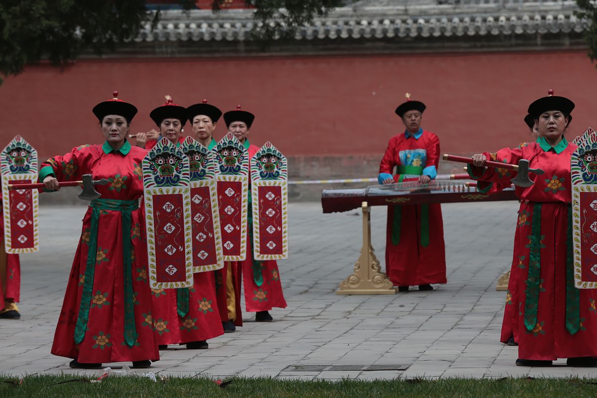 小学三年级优秀少先队员评比主要事迹简介