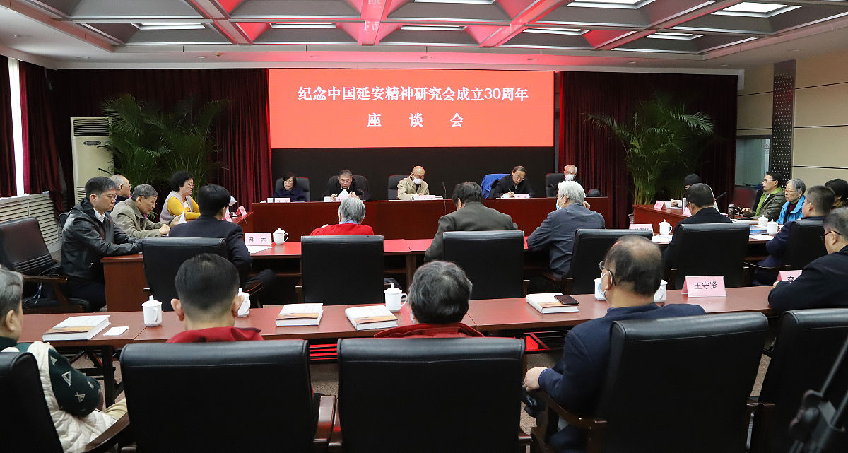 为全面贯彻落实《2013年文广旅局重点工作推进会》会议精神2月6日局乡村振兴办组织干部职工召开专题会议回顾总结2022年工作进一步谋划2023年工作会议由刘成谋主任主持。