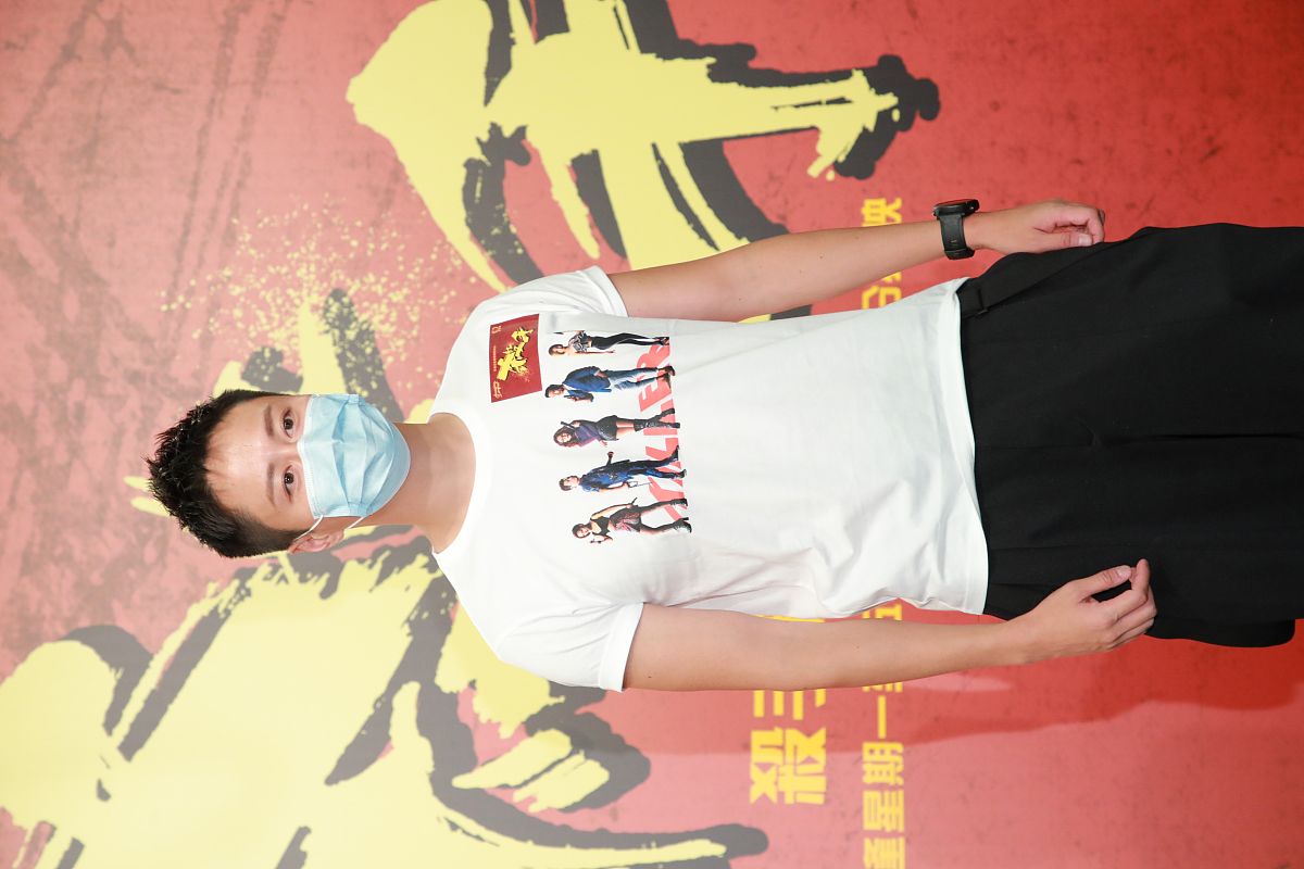 写一篇初一新生开学典礼主持新生演讲稿