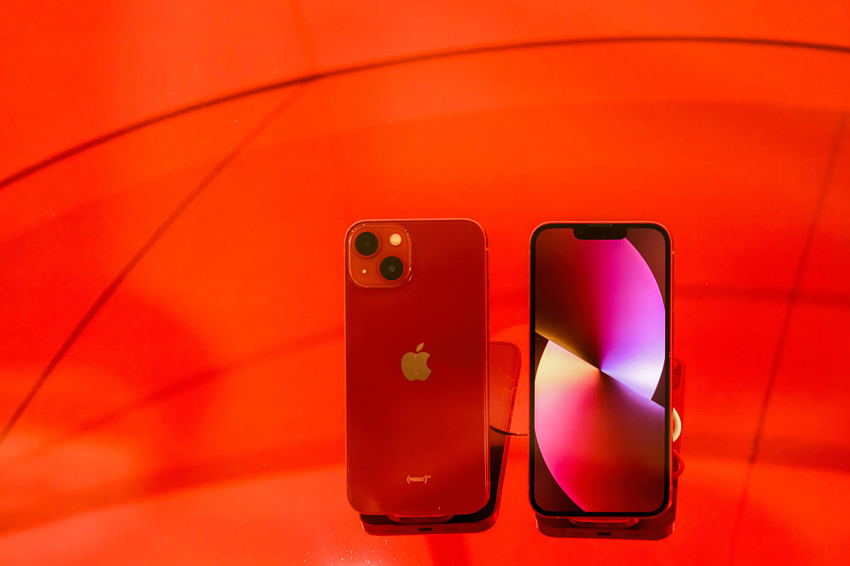 iPhone 13 预售开启！限时优惠享不停！