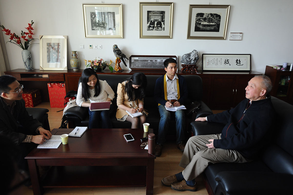 访谈大学老师了解学校历史：10个关键问题