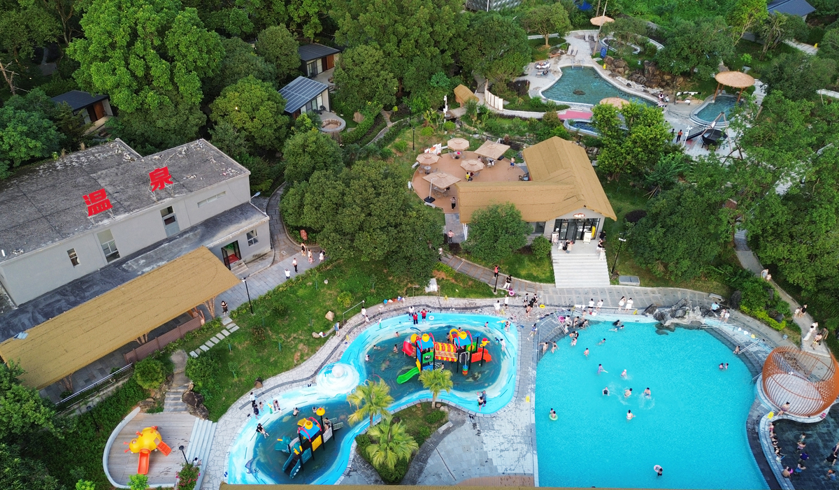 以消费者的口吻宣传翔顺金水台温泉酒店写500字小红书文案