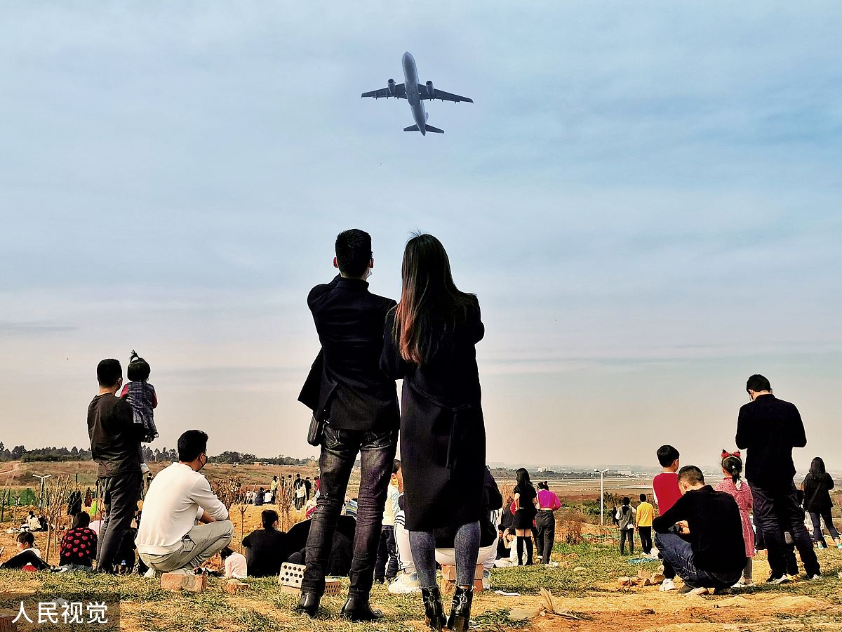 六人旅程完美收官，金瀚曹雨臣机场依依惜别！