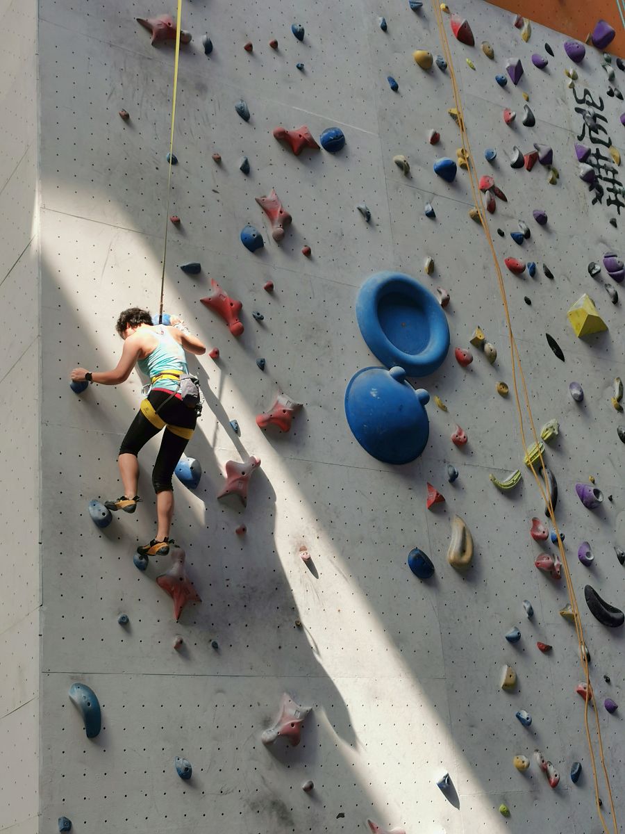 羊山攀岩馆竞赛技术提升建议：软件硬件升级方案