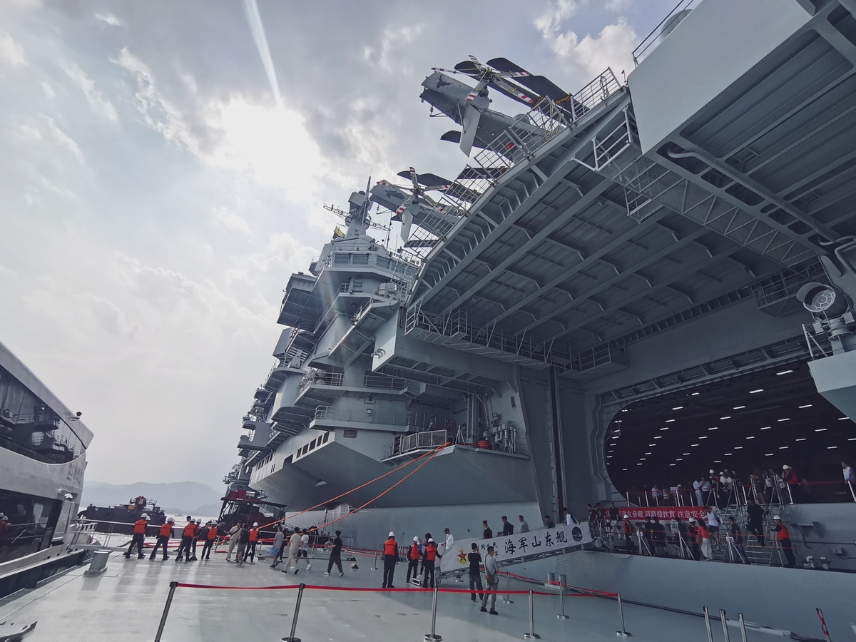 世界十大最强航母：尼米兹级、福特级、库兹涅佐夫号等