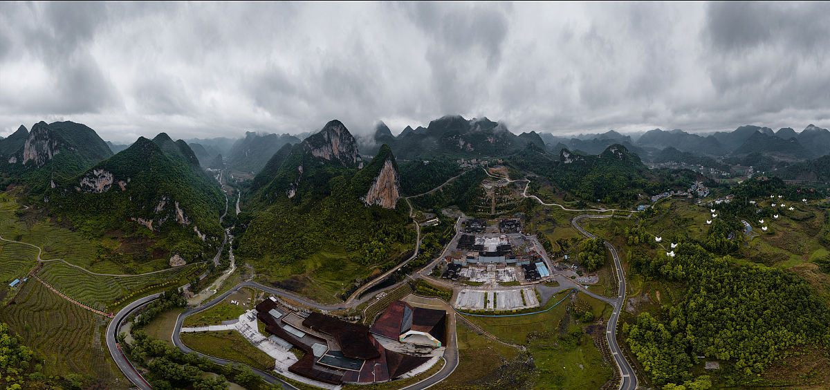 安顺中专学校就业前景分析：哪所学校更适合你？