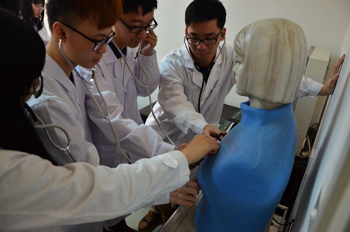 汕头大学医学院中考没考好该如何选择