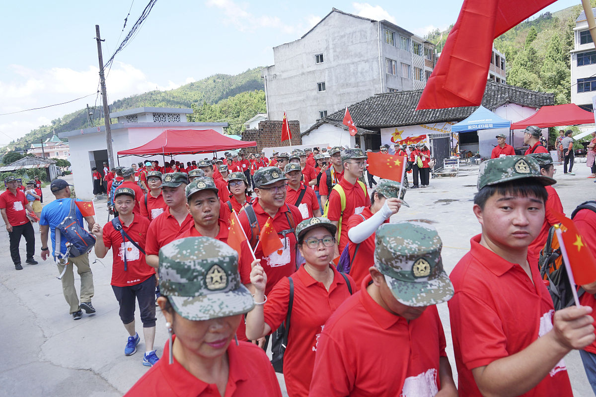 弘扬98抗洪精神，传承红色血脉，共克时艰