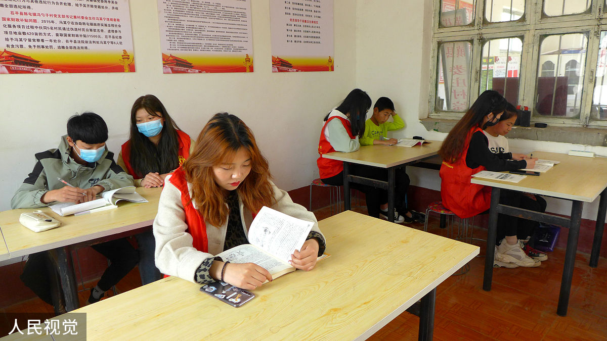 假如你实习期间去了教培机构当文员助教请写一篇最后一周的周志不少于500字