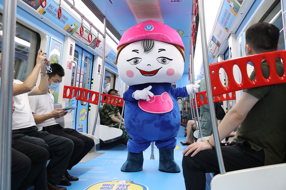 每天运行动车78列 成德两地实现双城生活