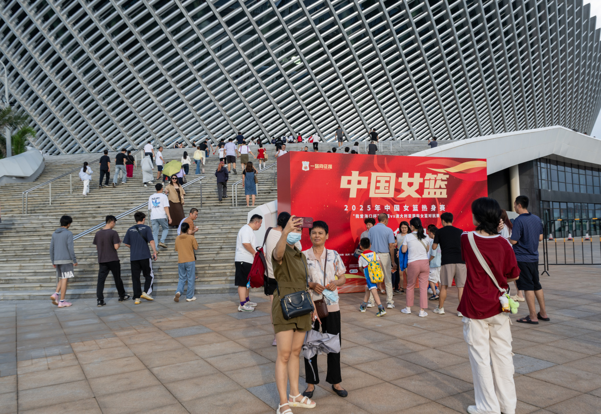 次级类目购物海口游记内容示例游客来写一句话例如：购物广场简直是女人的天堂看啥都便宜国内外知名品牌应有尽有