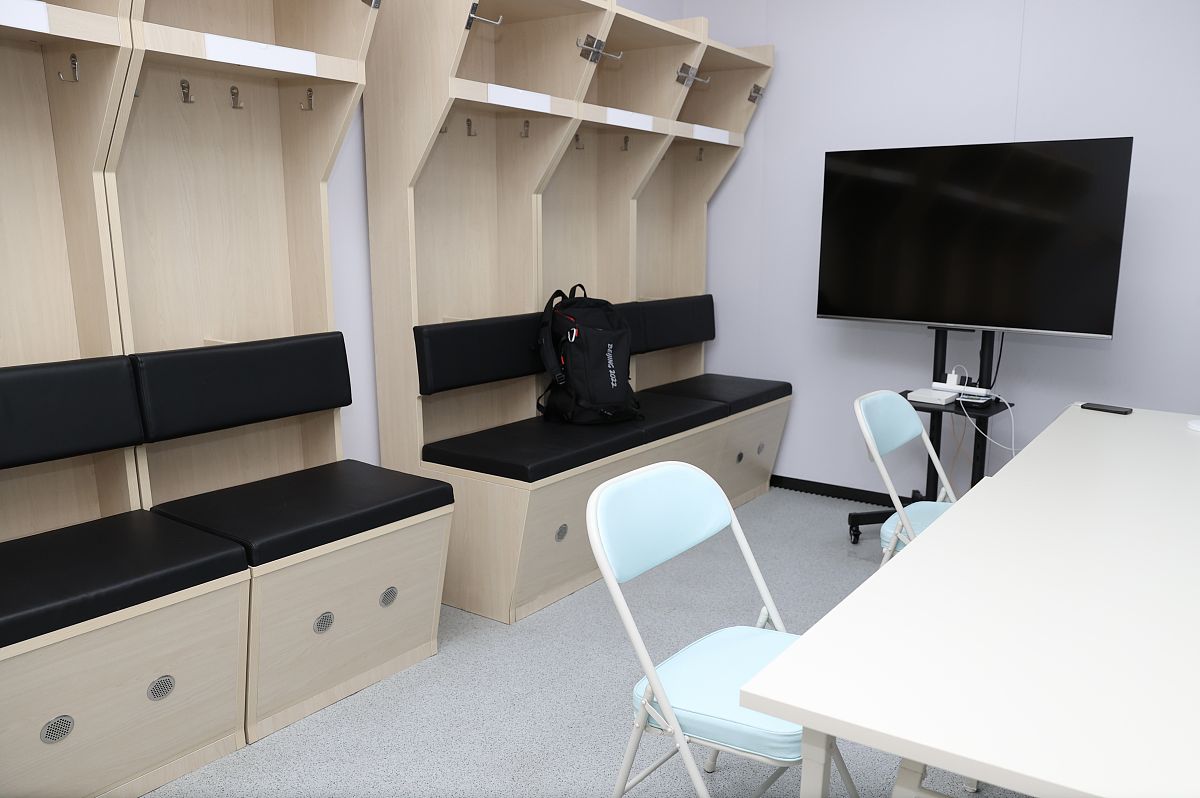 Portable Changing Room for Boutiques, Shops, & Events | ARKANTOS Standard