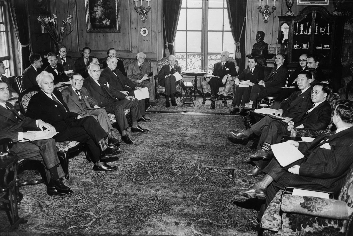 《至暗时刻》电影解读：丘吉尔如何坚持正义与自由