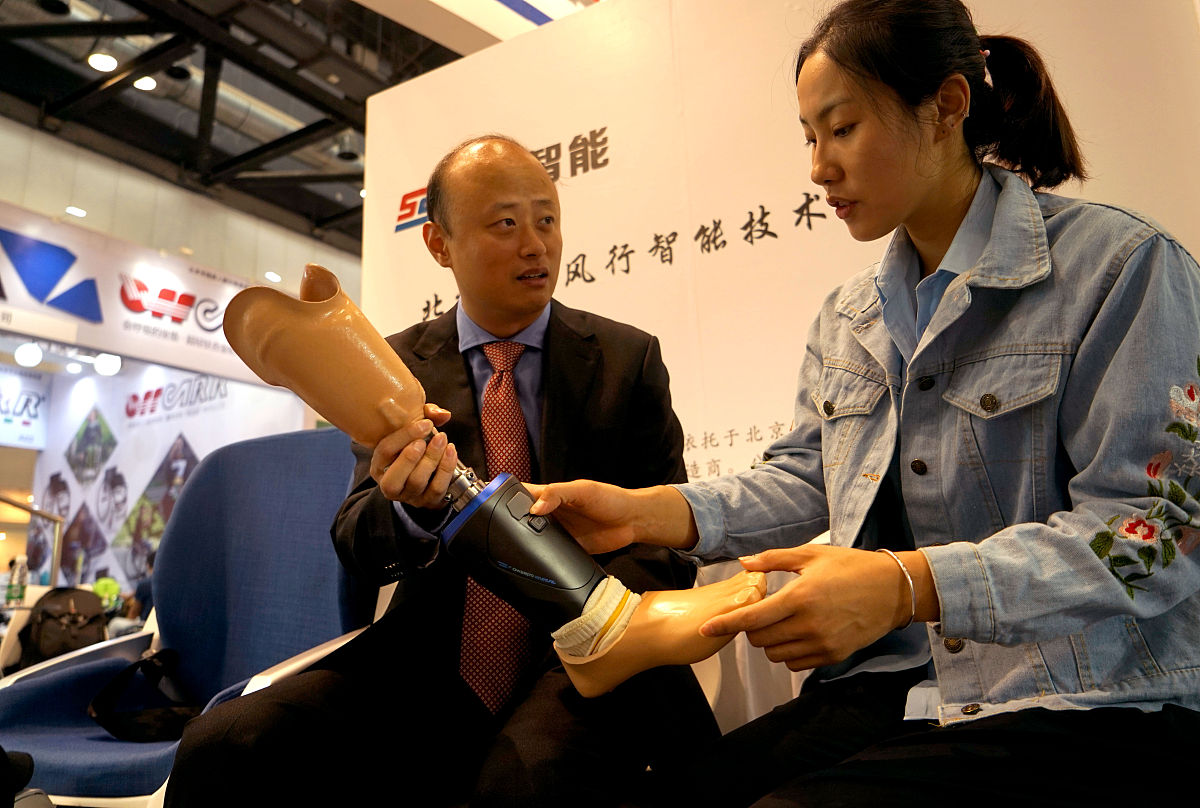 航空专业工程力学发展方向：材料、结构、动力系统及人才培养