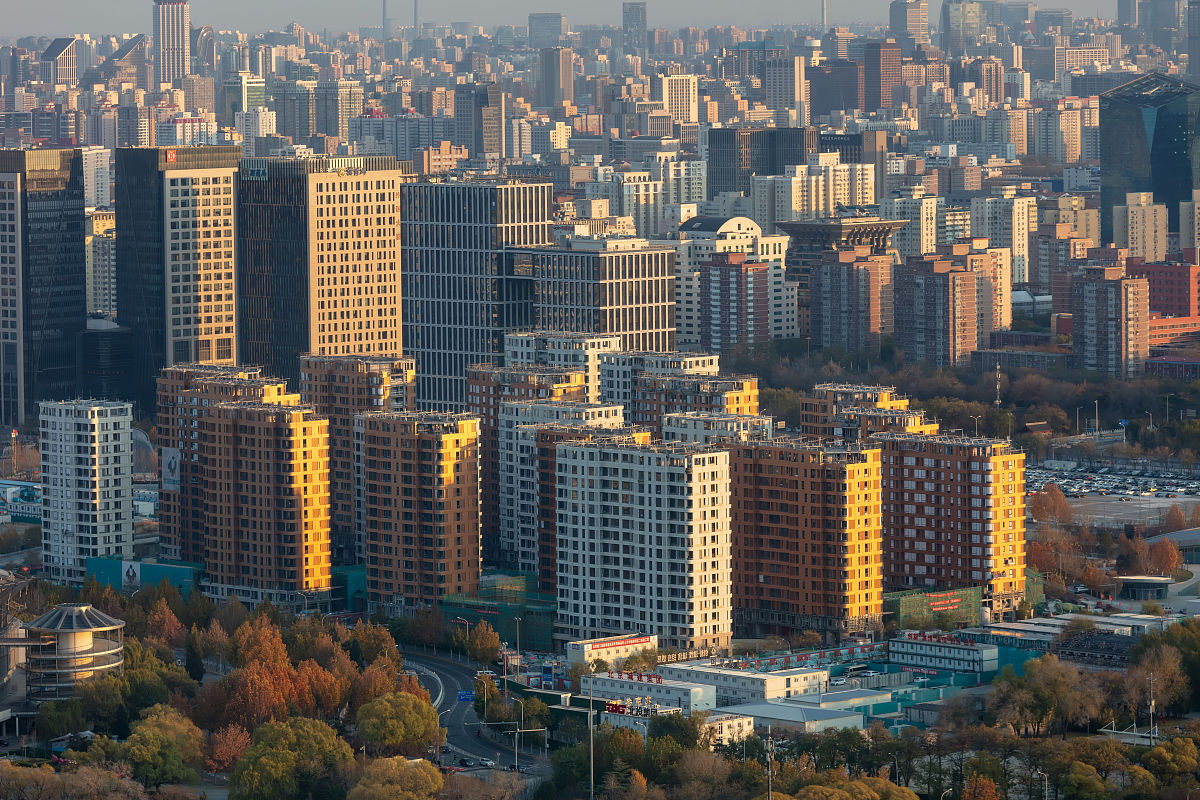 2020年11月19日,北京,冬奥会冬奥村外立面施工基本完成.