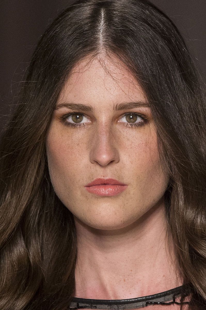 日语翻译：'終わらない悲しみ' 的中文意思是什么？