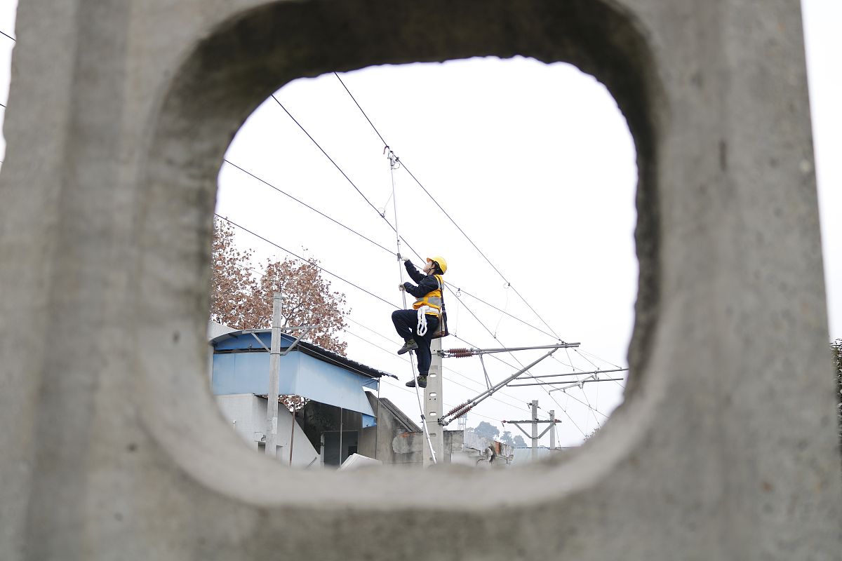 成都铁路运输学校浅谈铁路行业发展状况