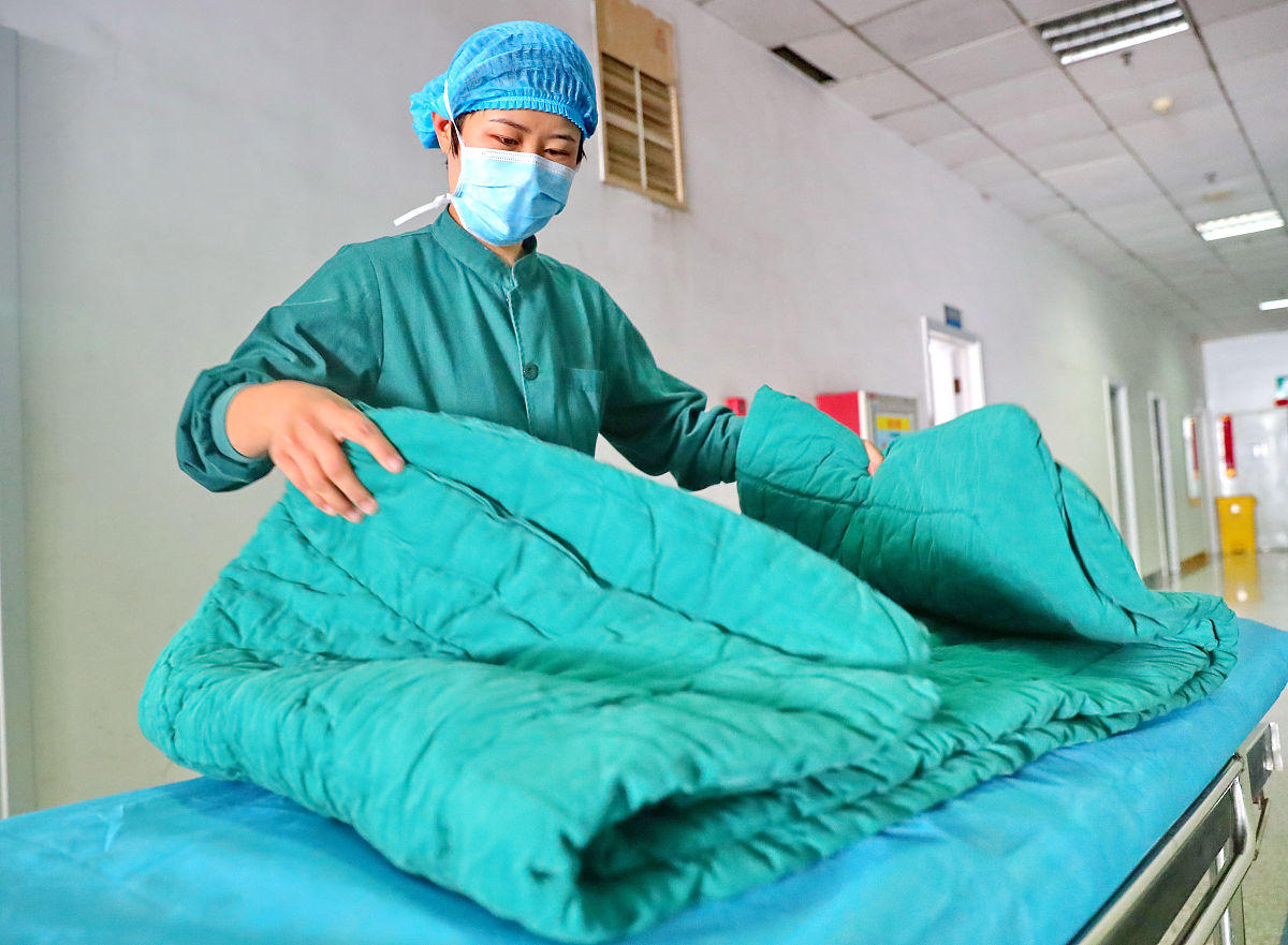 胸腹腔手术患者的手术中的保温护理