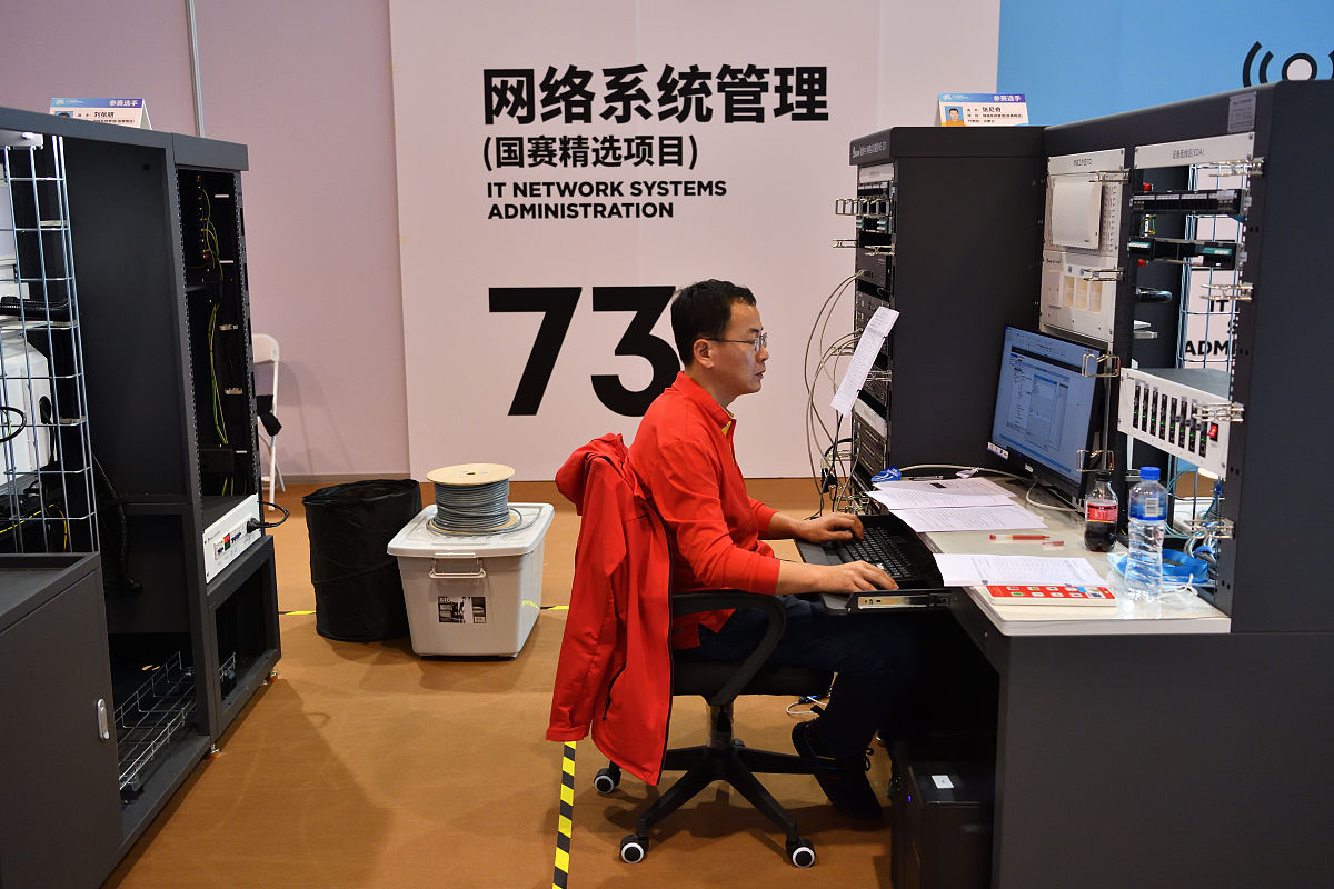 2020年12月11日,广州,首届全国职业技能大赛进行中,参赛选手同场竞技.