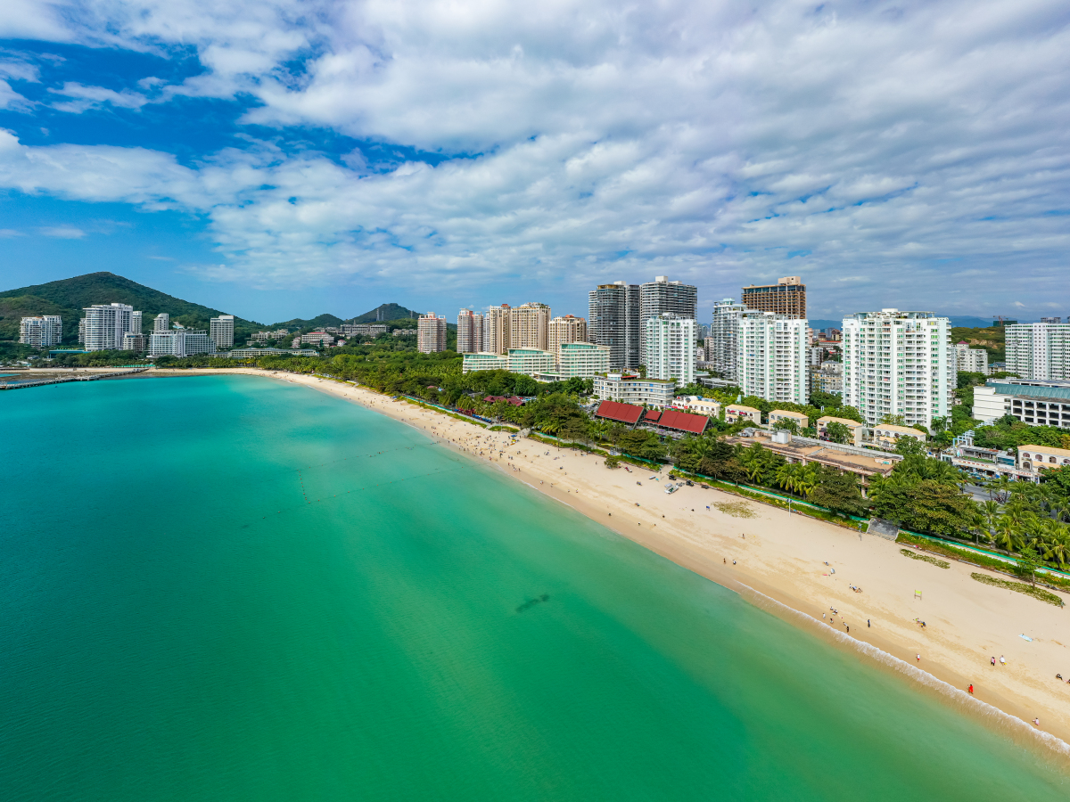 海南三亚旅游攻略必去景点:海岛风情,阳光沙滩的浪漫邂逅