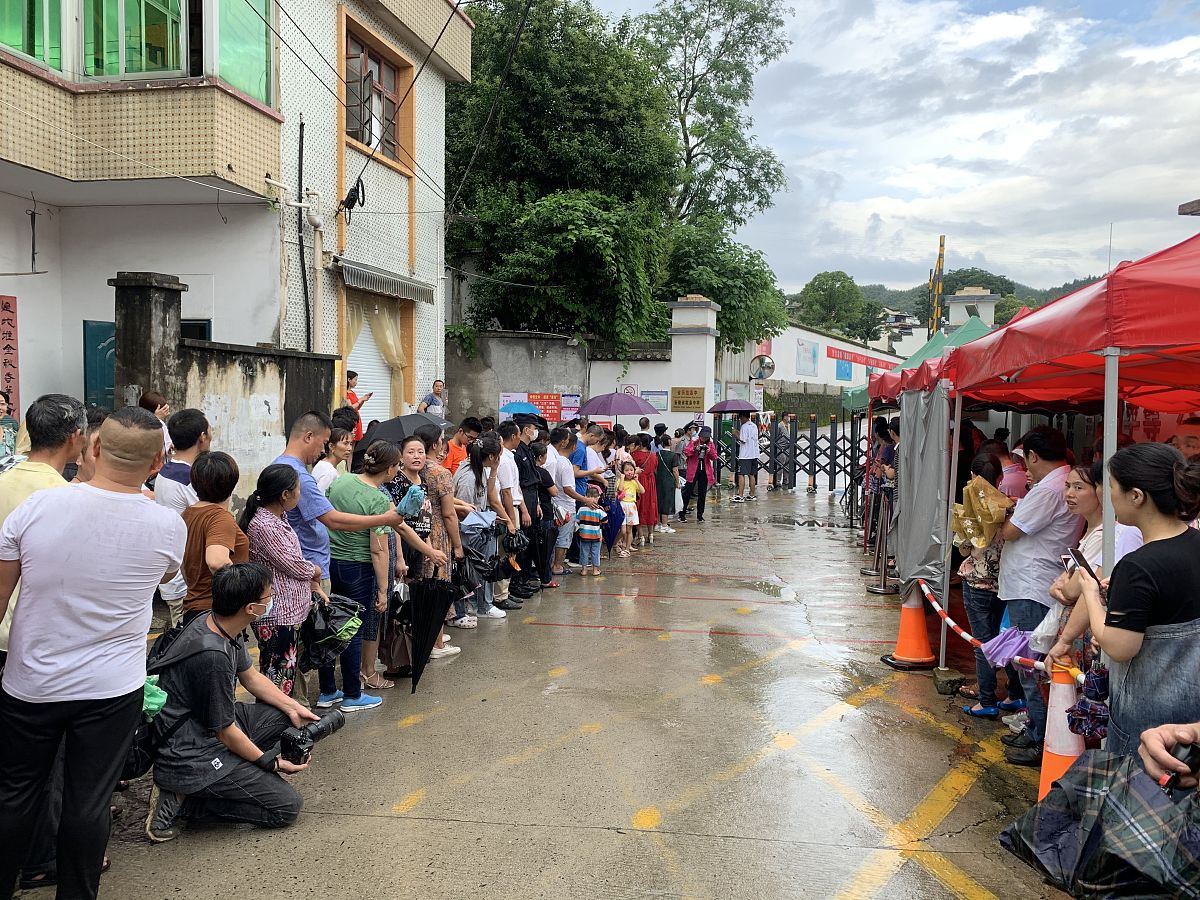 仪陇县职业高级中学招生办电话多少