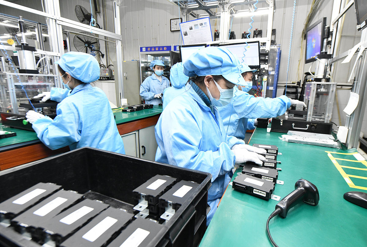 上海新阳存货周转率分析：与环旭电子对比 (2014-2016)