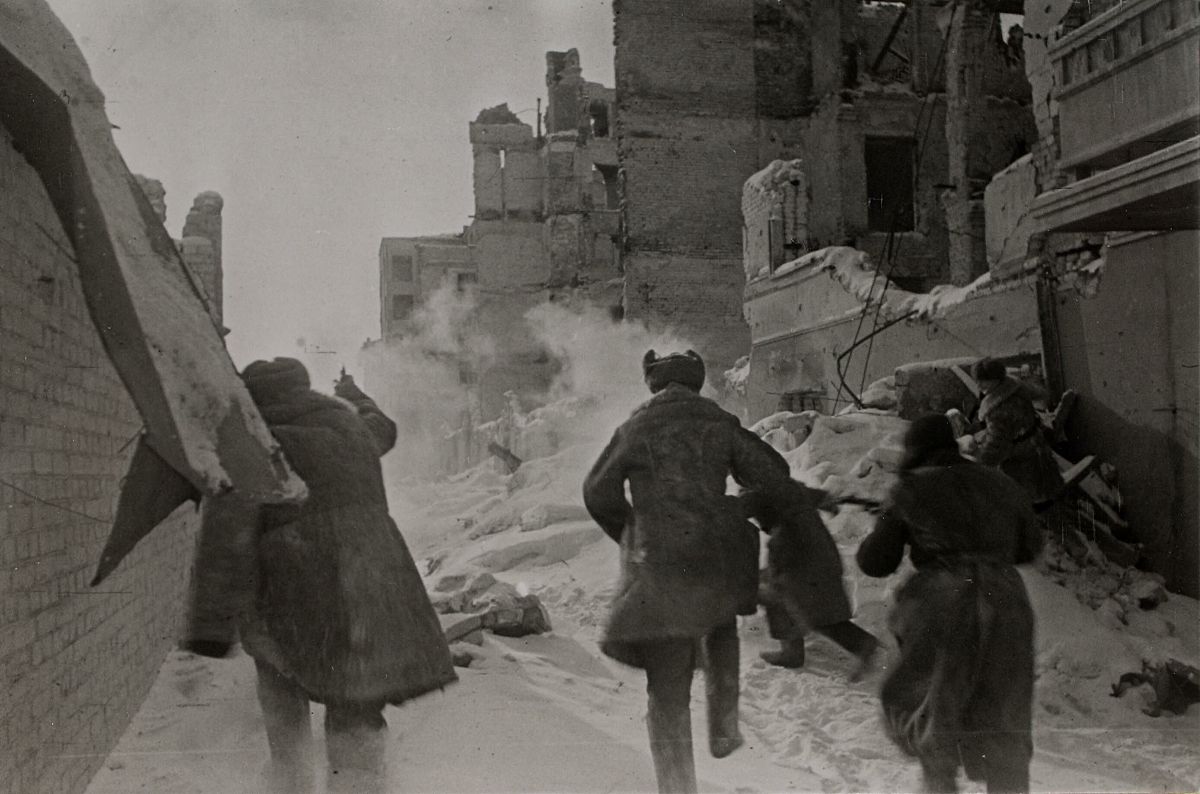 二战时柏林是谁攻破的