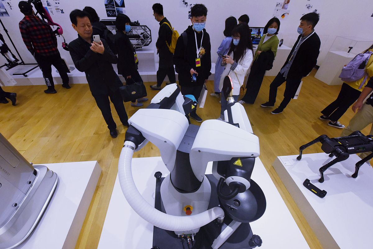 荥阳人工智能学校无人机应用专业招生简章 | 2021年