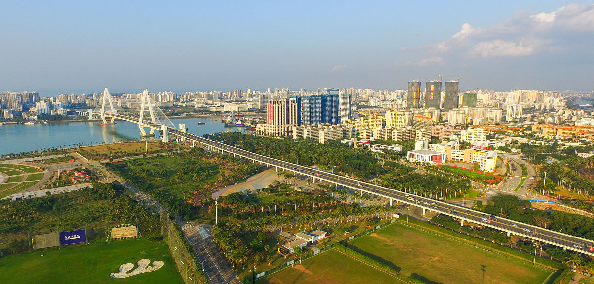 2016年2月12日,高空航拍海口万绿园,世纪公园,滨海公园,滨海海口市美