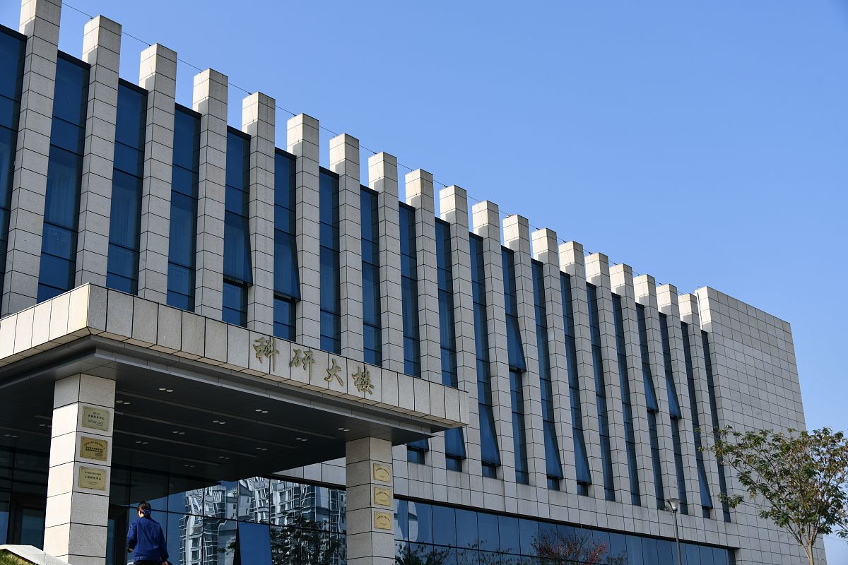 遵义航天工业学校特色专业：航天器制造、航空工程等